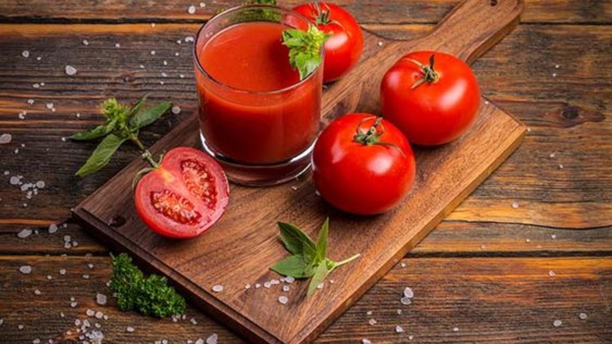 Təbii Sıxılmış Pomidor Şirəsi